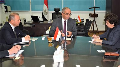 نائب وزير الإسكان يؤكد ضرورة إشراك القطاع الخاص في إنشاء محطات التحلية