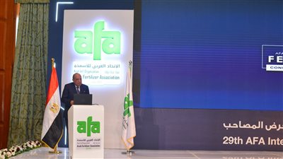 وزير قطاع الأعمال: 2.7 مليار دولار قيمة صادرات الأسمدة المصرية خلال 2022 