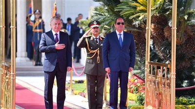 مراسم استقبال رسمية لرئيس أوزبكستان في قصر الاتحادية