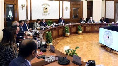 تنفيذًا لتوجيهات الرئيس.. الحكومة تعد استراتيجية وطنية متكاملة لمكافحة البطالة