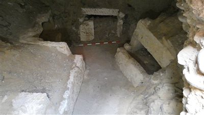 الكشف عن 22 مقبرة من العصر الفارسي والروماني والقبطي بالمنيا