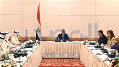 رئيس الوزراء يلتقي أعضاء مجلس إدارة غرفة قطر ورابطة رجال الأعمال القطريين