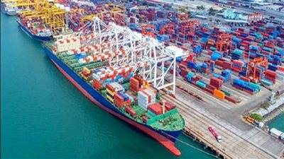 تداول 12 ألف طن بضائع عامة ومتنوعة بموانئ البحر الأحمر