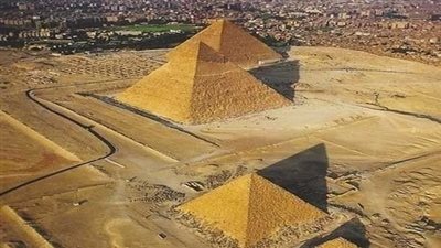 وزير السياحة والآثار يعلن اكتشاف ممر جديد داخل هرم خوفو