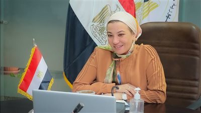 وزيرة البيئة تبحث دعم أنشطة السياحة البيئية بمحميات الفيوم 