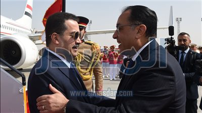 رئيس الوزراء يستقبل نظيره العراقي بمطار القاهرة الدولي