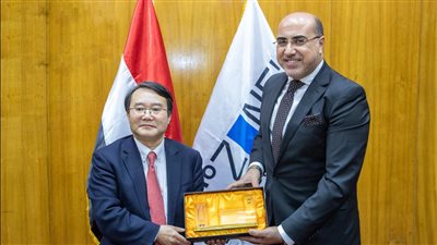 «جيتيانج» الصينية تبحث ضخ استثمارات بالمنطقة الاقتصادية لقناة السويس