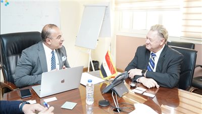 «التخطيط» تبحث تعزيز الشراكة مع «فيزا» بمجالات المدفوعات الرقمية