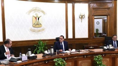 رئيس الوزراء يستعرض الفرص الاستثمارية في القطاع الصناعي
