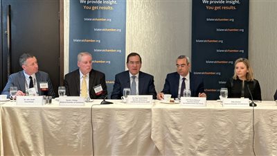 «الملا» يبحث تعزيز التعاون مع كبريات الشركات العالمية لإنتاج البترول والغاز الطبيعي 