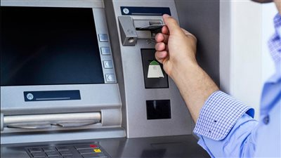 الحكومة تكشف حقيقة فرض رسوم جديدة على السحب من ماكينات الصراف الآلي