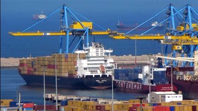 تداول 10 آلاف طن بضائع بموانئ البحر الأحمر