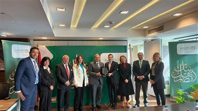 فيزا تمنح البنك الأهلي المصري جائزة الأسرع نمواً في مصر 