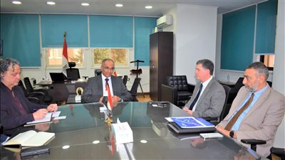 نائب وزير الإسكان يتابع إجراءات توطين صناعة الطلمبات محلياً