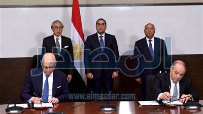 توقيع عقدى إنشاء وإدارة وتشغيل محطتي الحاويات بميناءي السخنة والدخيلة
