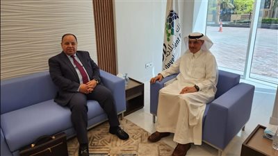 وزير المالية يبحث تعزيز التعاون مع البنك الإسلامي للتنمية