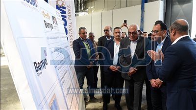 رئيس الوزراء يتفقد مصنع «بنية» لكابلات الألياف الضوئية
