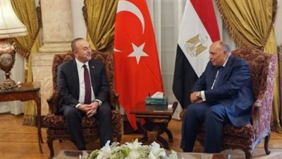 وزير الخارجية يستقبل نظيره التركي ويعقدان اجتماعًا ثنائيًا مغلقًا
