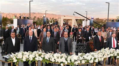 وزير قطاع الأعمال يشهد توقيع عقد تصميم مشروع تطوير كورنيش المقطم