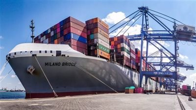 تداول 17 ألف طن بضائع بموانئ البحر الأحمر