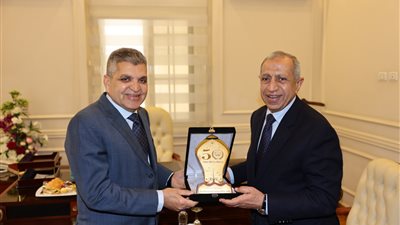 رئيس هيئة قناة السويس يبحث سبل التعاون مع الأكاديمية العربية للعلوم والتكنولوجيا