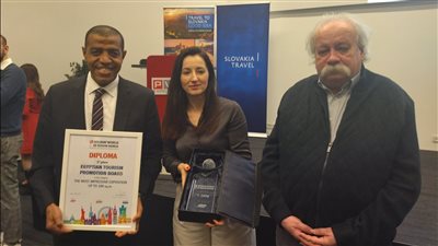 الجناح المصري يفوز بجائزة أفضل تصميم في معرض «هوليداي ورلد» 