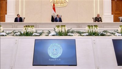  السيسي يتابع خطة الحكومة لنقل الوزارات ومؤسسات الدولة للعاصمة الإدارية 