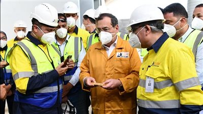 «البترول» تعلن بدء تجارب تشغيل الإنتاج التجاري للذهب من موقع إيقات