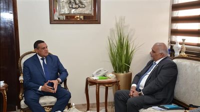 وزير التنمية المحلية يبحث ملفات التعاون مع برنامج الأغذية العالمي بالقاهرة