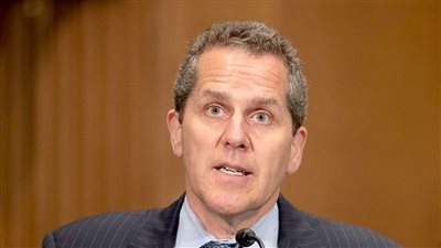 نائب رئيس الفيدرالي: قرارات الفائدة الأمريكية ستتخذ في كل اجتماع على حدة