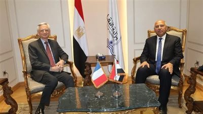 «الوزير» يبحث مع السفير الفرنسي تدعيم التعاون المشترك بمختلف مجالات النقل