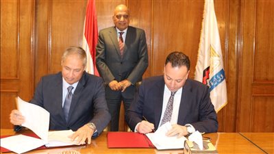 «القابضة للتشييد» و«إيمكس» توقعان اتفاقية لإنهاء النزاع على «النيل لحليج الأقطان» 