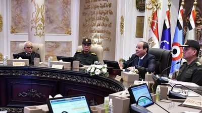 الرئيس السيسي يشهد اختبارات المتقدمين لوظائف «التربية والتعليم»