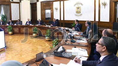 «مدبولي» يتابع خطوات فض التشابكات المالية بين وزارتي «الكهرباء» و«البترول» 