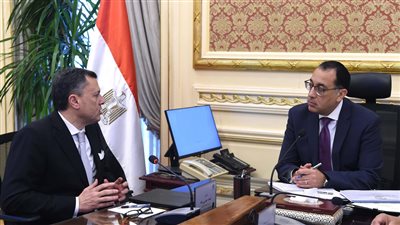رئيس الوزراء يتابع تطورات حركة السياحة الوافدة إلى مصر