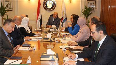 وزير قطاع الأعمال يوجه بتطبيق قواعد اقتصاديات التشغيل لخفض النفقات وزيادة الأرباح