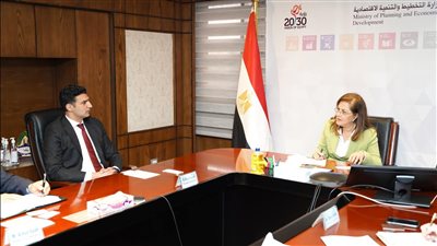 وزيرة التخطيط تبحث سبل تعزيز التعاون مع شركة هانيويل 