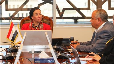 وزيرة البيئة تبحث تنظيم ماراثون عالمي بمحمية وادى الريان 