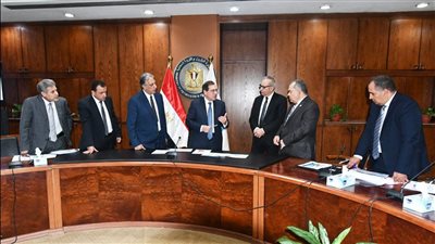 الملا: ارتفاع أسعار البترول تمنح الشركات العالمية حافزًا لتكثيف أعمال البحث والاستكشاف 