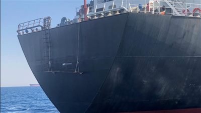 ترسانة السويس البحرية تنجح في إصلاح تلفيات جسيمة بسفينة صب جاف عملاقة