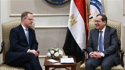 مباحثات مصرية بريطانية لتعزيز التعاون في مجالي البترول والغاز