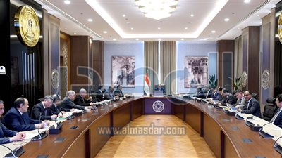 رئيس الوزراء يتابع الخطط المستقبلية لتطوير شركة مصر للطيران