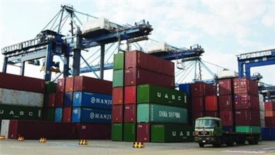 تداول 37 سفينة حاويات وبضائع بميناء دمياط خلال 24 ساعة