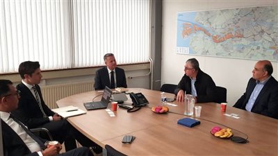 رئيس اقتصادية قناة السويس يبحث سبل التعاون مع شركة OCI الهولندية