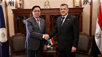 وزير السياحة والآثار يبحث تعزيز التعاون بين مصر و كازاخستان