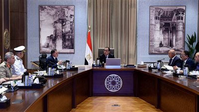 رئيس الوزراء يتابع مستجدات منظومة النقل الذكى على الطرق السريعة