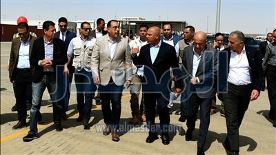 رئيس الوزراء يتفقد ميناء 6 أكتوبر الجاف بعد تشغيله تجريبياً