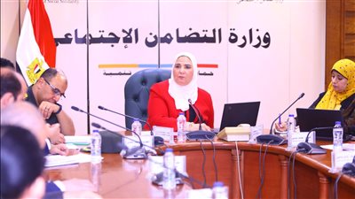 «القباج» تترأس أول اجتماعات لجنة تنظيم توزيع السلع الغذائية للأسر الأولى بالرعاية