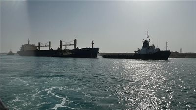 قناة السويس: انتظام حركة الملاحة فور انتهاء قطر سفينة بضائع للغاطس الخارجي
