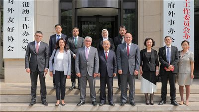 رئيس اقتصادية قناة السويس يعرض القطاعات الصناعية المستهدفة على شركات مدينة تيانيجين